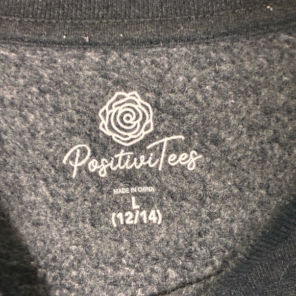 Like new “Mama” gray graphic pullover crewneck basic cozy sweatshirt - Picture 2 of 14